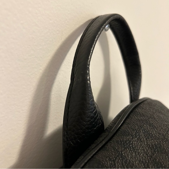 MICHAEL KORS SIGNATURE LOGO BLACK ON BLACK BACKPACK SILVER DETAILS FAUX LEATHER - Picture 2 of 13